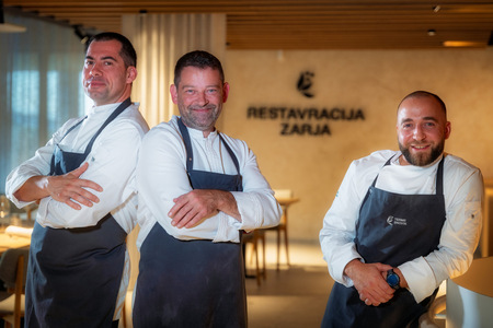 Nova a la carte restavracija Zarja v Tuhinjski dolini prinaša kuhinjo naravnega ritma (9)